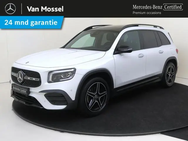 Mercedes-Benz GLB 180 Business Solution AMG Panoramadak / Memory Seats / Parkeercamera / Nightpakket...