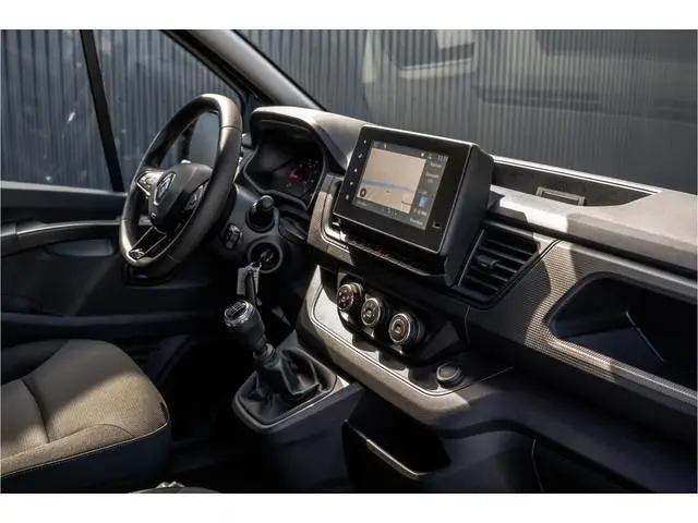 Renault Trafic 2.0 dCi 110 L2H1 | 3-Zits | 110 PK | LED | Cruise | Navi | Airco | Trekhaak