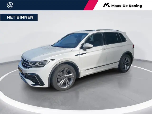 Volkswagen Tiguan 1.5 TSI 150pk DSG R-Line · Panoramadak · Trekhaak · Camera · Apple/Android Car Pla...