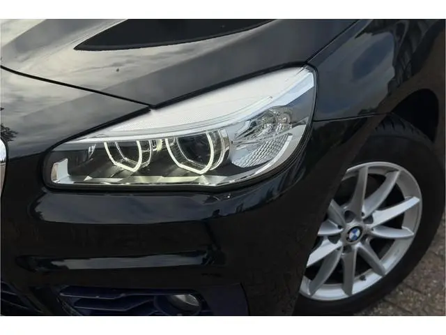BMW 2-serie Active Tourer 220d Sportline | Trekhaak | Harman Kardon | Sportstoel |