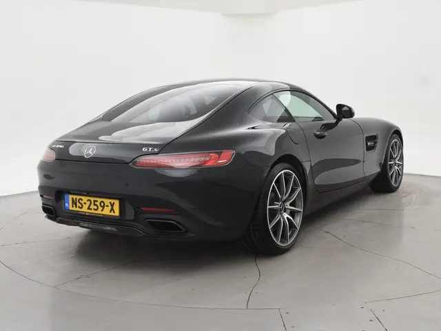 Mercedes-Benz AMG GT 4.0 S 510 PK + BURMESTER | PANORAMA | MANUFAKTUR MAGNIETZWART | PERFORMANCE SEA...