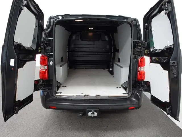 Opel Vivaro L3H1 145pk Automaat Navigatie Trekhaak Airco Bluetooth Cruise Control PDC achter