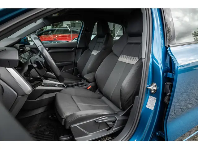 Audi A3 Limousine 30 TFSI Advanced edition Sportstoelen | Camera | Adapt. Cruise