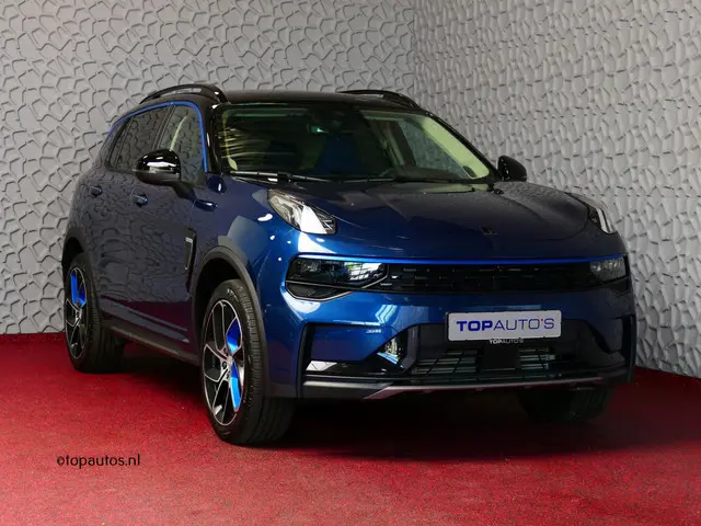 Lynk & Co 01 1.5 261 PK 360.CAM 3.990KM! PANORAMA CARPLAY PHEV 2023 4 JAAR GARANTIE Plug-in Hybrid PHEV