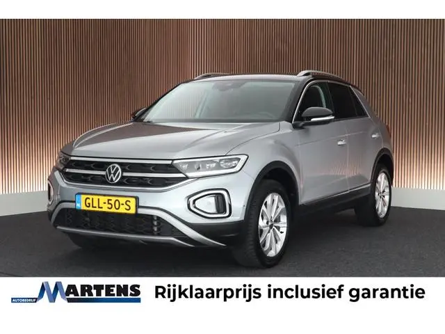 Volkswagen T-Roc 1.5 TSI 150pk DSG Style Trekhaak IQ.Light Camera Virtual Cockpit Stoelverwarming Na...