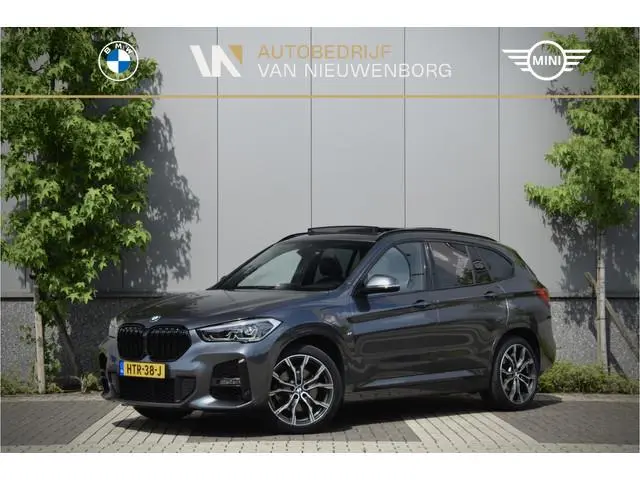 BMW X1 xDrive25e M-Sport | Panoramadak | Memory | Trekhaak | Adaptive Cruise Control | Head-Up | 19...