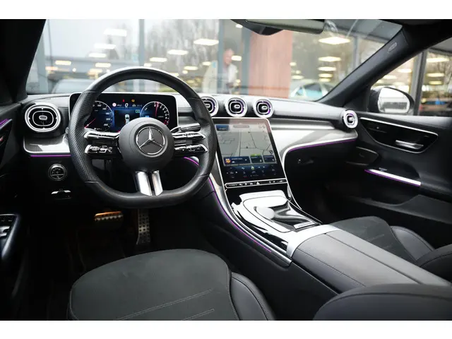 Mercedes-Benz C-klasse 300 e AMG Line Limited Panoramadak Ambient Adapt. Cruise Camera 19''LM AMG