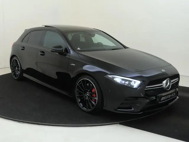 Mercedes-Benz A-klasse AMG 35 4MATIC / Panoramadak/ Night/ 19 inch/ Sfeerverlichting