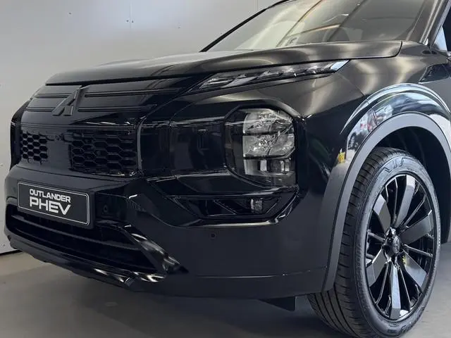 Mitsubishi Outlander 2.4 PHEV Black Edition | Actieprijs | NIEUW Uit voorraad leverbaar | 8 jaar gar...