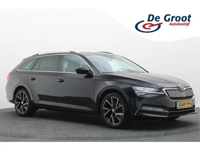 ŠKODA Superb Combi 1.4 TSI PHEV Sportline Business SOH 100%, Virtual Cockpit, Keyless, Camera, Apple...