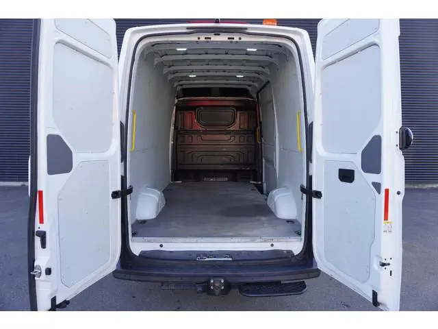 Volkswagen Crafter 35 177pk RWD L3H3/L2H2 3500kg Trekhaak Apple Carplay Camera Cruise control Naviga...