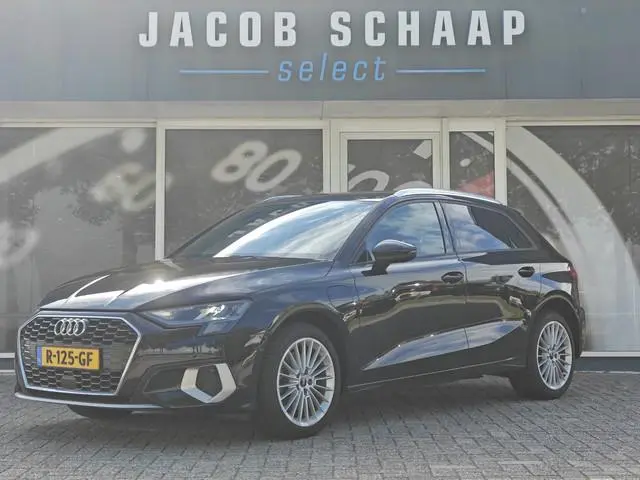 Audi A3 Sportback 40 TFSI e Advanced edition / Camera Achter / PDC V+A / Carplay / Stoelverwarming /...