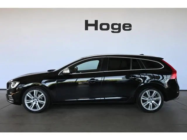 Volvo V60 2.0 D3 Nordic R-Design Automaat Clima Trekhaak Navigatie Cruise control Inruil Mogelijk! K...