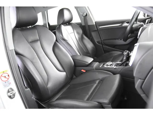 Audi A3 Sportback 40 e-tron Advance Sport *1ste Eigenaar*Leer*Stoelverwarming*Navigatie*