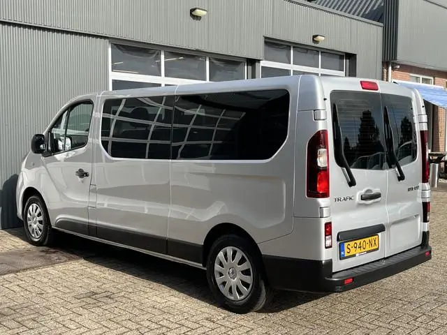 Renault Trafic Passenger 1.6 dCi Euro 6 BTW / BPM vrij marge Lengte 2 9-Persoons Airco Cruise contro...
