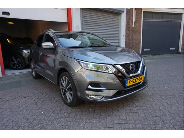 Nissan Qashqai 1.3 DIG-T Tekna + Dynamic | NAPPA LEER | Panoramadak | Trekhaak | BOSE | Memory Pack...
