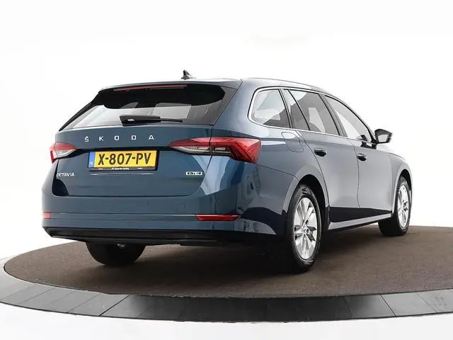 Škoda Octavia 1.0 TSI 110pk DSG Business Edition · Apple/Android Car Play · Keyless · Navigatie · El...