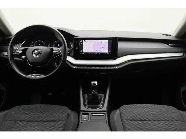 ŠKODA Octavia Combi 1.0 TSI Business Edition Virtual Cockpit, Cruise,  Apple Carplay, Sfeerverlichti...