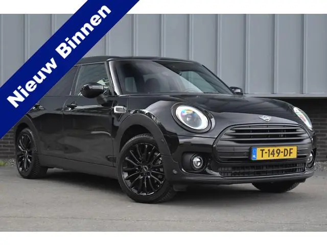 MINI Clubman 1.5 One Aut. | Xenon/LED | Stoelverwarming | Keyless | Navi | DAB | Black Pack