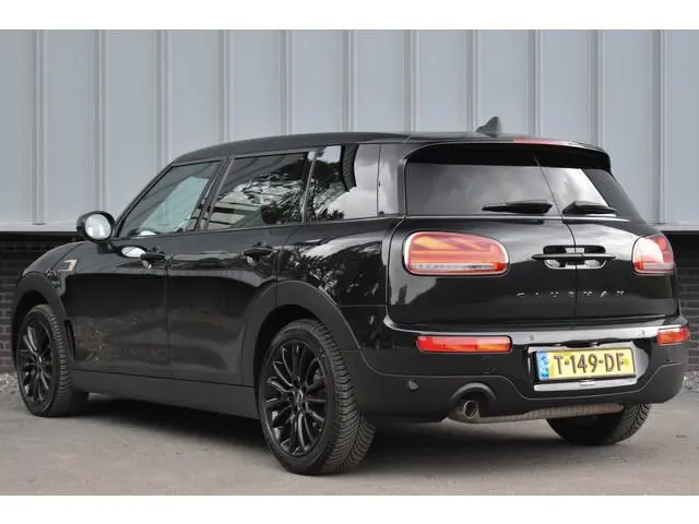 MINI Clubman 1.5 One Aut. | Xenon/LED | Stoelverwarming | Keyless | Navi | DAB | Black Pack