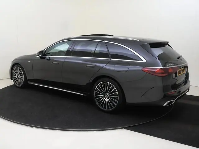 Mercedes-Benz E-klasse Estate 300 e AMG Line Panoramadak / Stoel verwarming-verkoeling / 20' / Super...