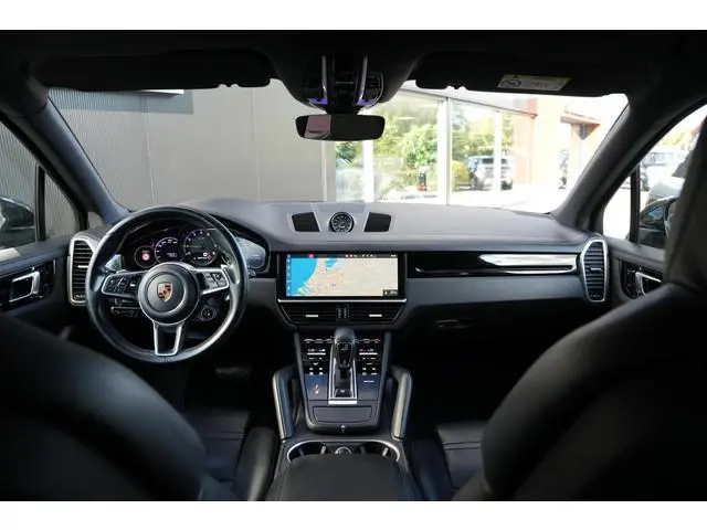 Porsche Cayenne 3.0 E-Hybrid Panoramadak Sportchrono HeadUp Stoelvent. Trekhaak 22''LM