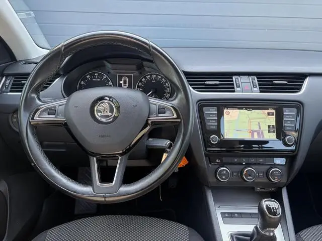 Skoda Octavia 1.0 TSI Greentech Ambition Business 2e Eigenaar,Draadloos oplader,Navi,Clima,Cruise,11...