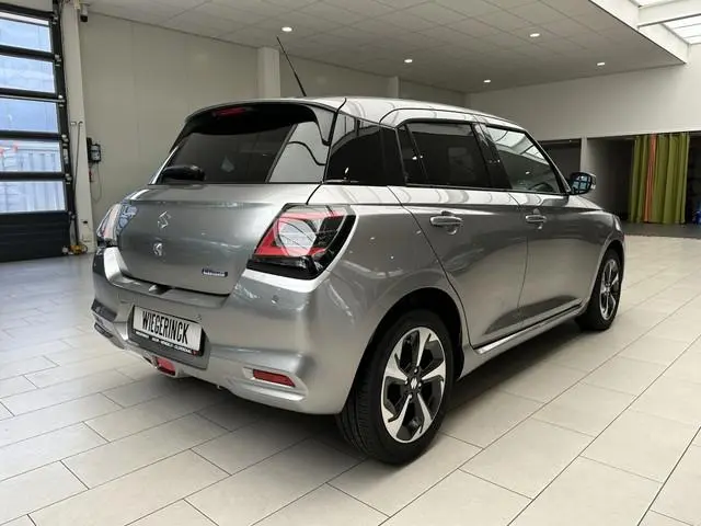 Suzuki Swift 1.2 Style Hybride [ CARPLAY | CLIMA | ADAPTIVE CRUISE ]