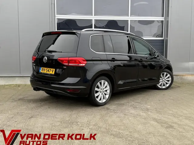 Volkswagen Touran 1.4 TSI Connected Series | LED | Camera | Navigatie | Climate | Cruise | Sensoren | Stoelverwarming