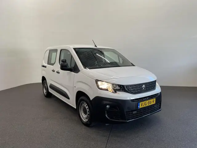 Peugeot Partner 1.5 BlueHDI Premium Navigatie Apple Carplay Android Auto Parkeersensoren achter Crui...