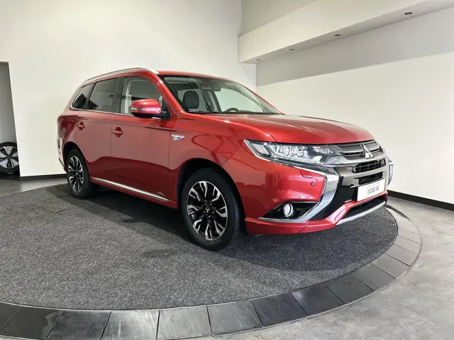 Mitsubishi Outlander 2.0 PHEV Executive Edition Goed onderhouden! | Nette auto!