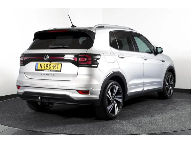 Volkswagen T-Cross 1.5 TSI Style Business R 150 PK | Adapt. Cruise | Stoelverw. | PDC | Camera | NAV...