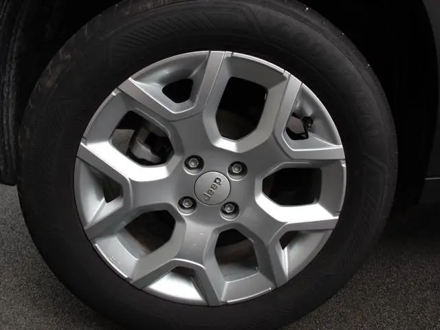 Jeep Avenger 1.2 e-Hybrid Altitude Automaat Climate control Adaptieve cruise control Led Achteruitri...