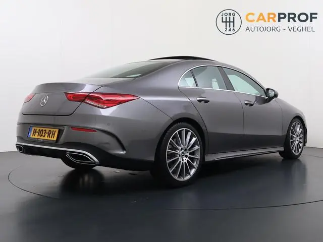 Mercedes-Benz CLA-klasse 250 4MATIC Premium Plus AMG | Pano | Leder | HUD |  Burmester | Sfeerrverli...