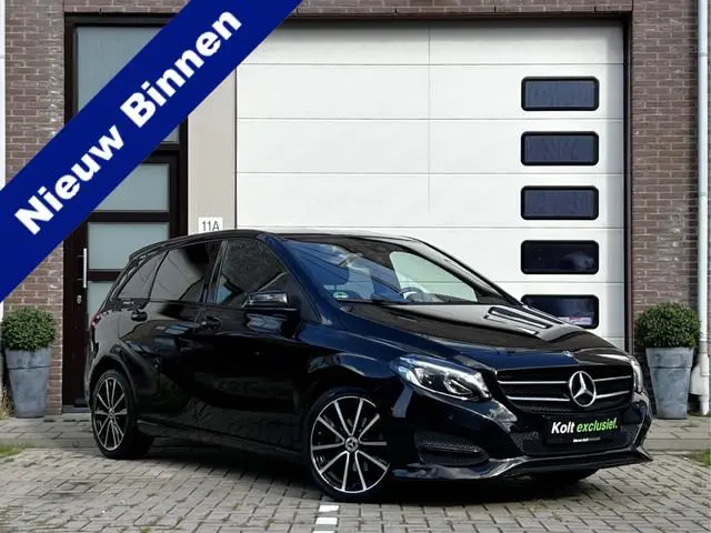 Mercedes-Benz B-klasse 180 Business Solution AMG Upgrade Edition | Airco | Navigatie | Achteruitrijd...