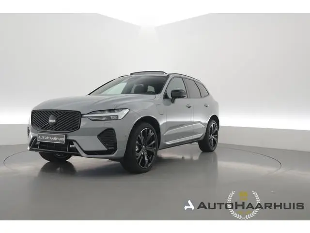 Volvo XC60 2.0 T8 Plug-in hybrid AWD Plus Black Edition | Pano | HUD | 360cam | H&K Audio | Elek. Tr...