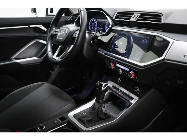 Audi Q3 45 TFSI e S edition | PARKEER / KEYLESS- PACK | STOELVERWARMING | DAB | APPLE | TREKHAAK | 1...