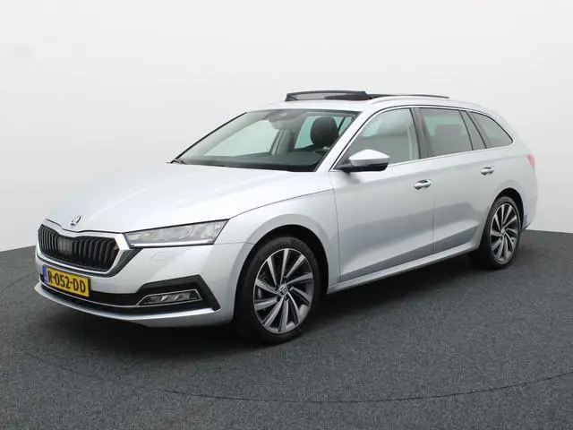 ŠKODA Octavia Combi 1.0 TSI Business Edition Plus | Panodak | Trekhaak elk. wegkl. | Camera | Elk. A...