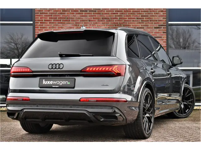 Audi Q7 50 TDI quattro S-Line 7pers Pano Trekh ACC HUD 22inch 4WS Standk