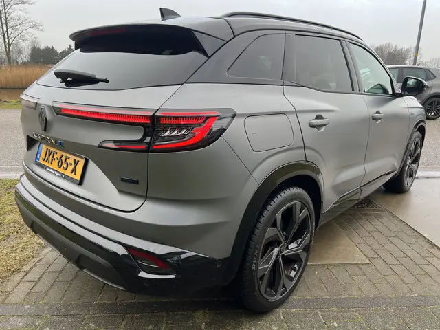 Renault Austral 1.2 E-Tech full hybrid 200PK iconic esprit Alpine/4 Control /Satin Gris Schiste/ Mat...