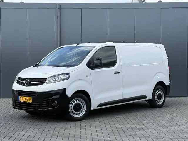 Opel Vivaro 2.0 CDTI 123 PK / L2H1 / 1e EIG. / TREKHAAK / CAMERA / CARPLAY / NAVI / CRUISE / AIRCO