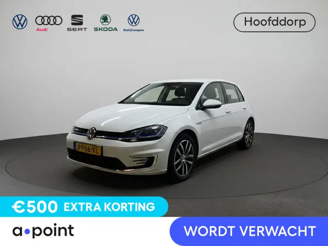 Volkswagen e-Golf E-DITION 136 pk | Navigatie | Warmtepomp | Parkeersensoren | Achteruitrijcamera | Autom. airco | Voll. digitaal instrumentenpaneel |