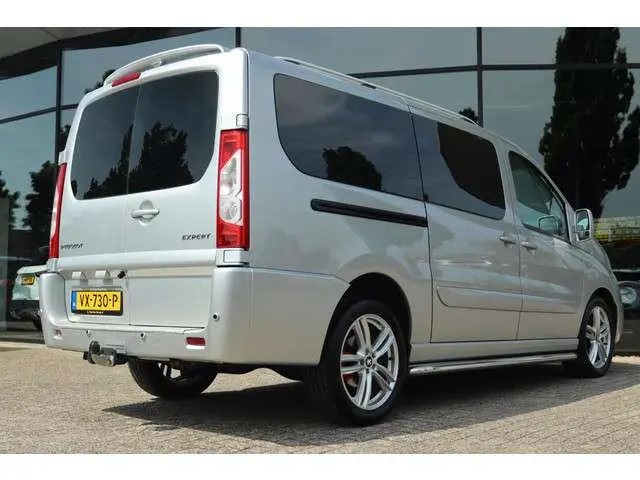 Peugeot Expert 229 2.0 HDI 128 PK L2H1*MARGE!*+ DRAADLOZE CARPLAY | 19 INCH | CAMERA | TREKHAAK 2000 KG | CRUISE CONTROL