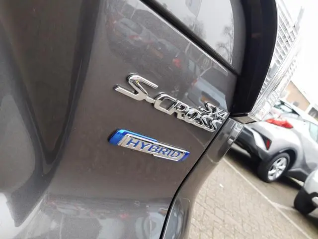 Suzuki S-Cross