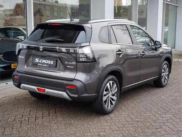 Suzuki S-Cross
