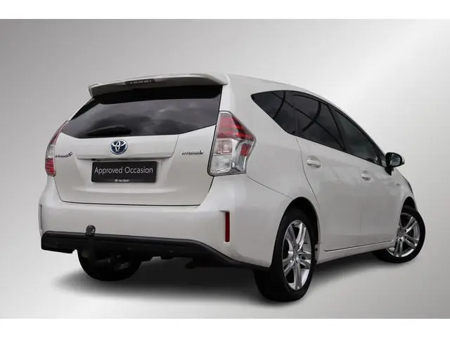 Toyota Prius + 1.8 Active Limited, 7-Persoons, Trekhaak, Stoelverwarming, Adaptieve cruise control.