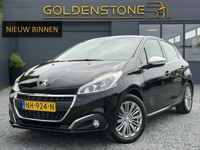Peugeot 208 1.2 PureTech Allure D-riem vv in 2022,2e Eigenaar,110pk,Dealer Onderhouden,Pano,Carplay,...