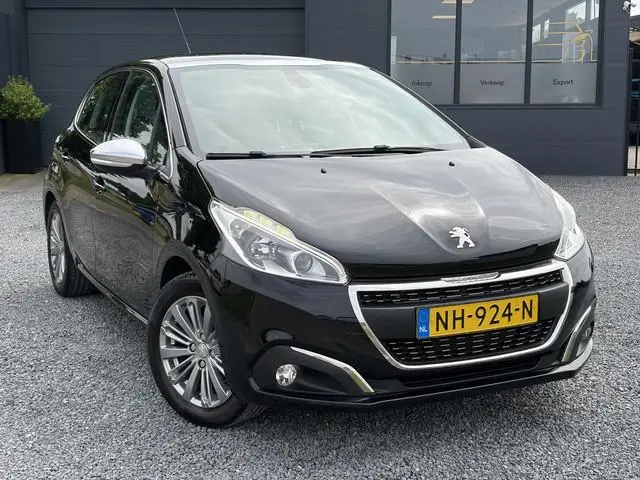 Peugeot 208 1.2 PureTech Allure D-riem vv in 2022,2e Eigenaar,110pk,Dealer Onderhouden,Pano,Carplay,...