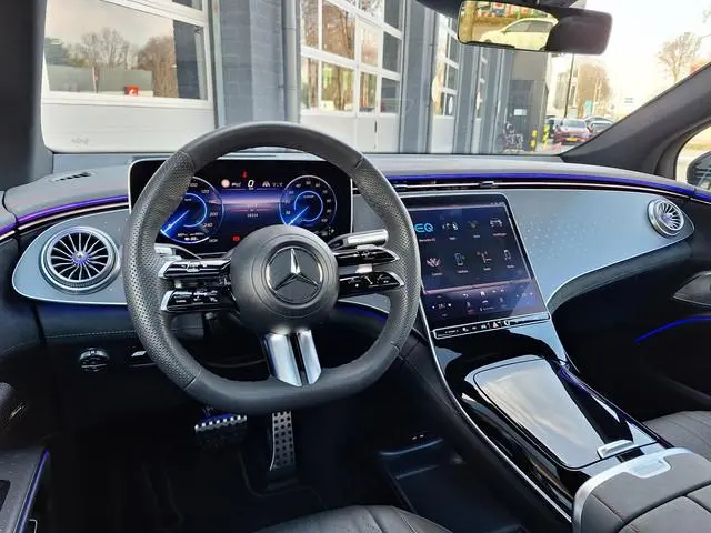 Mercedes-Benz EQS