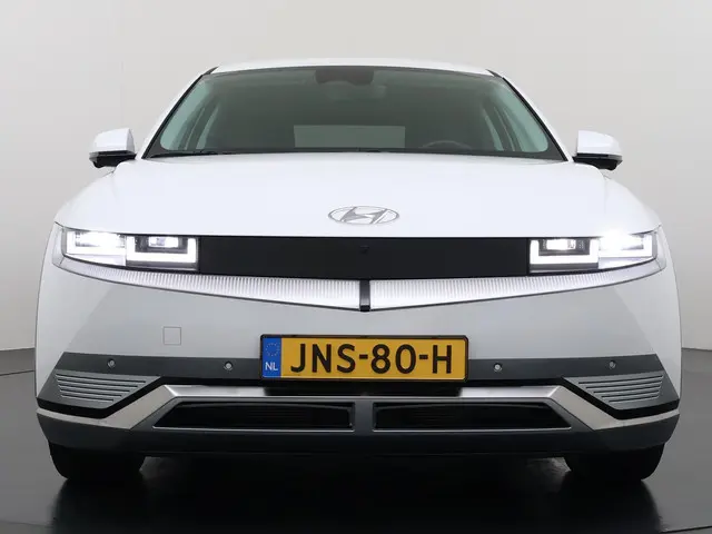 Hyundai IONIQ 5 Lounge AWD 77.4 kWh  | SOH 100% RIJKLAAR! | FABRIEKSGARANTIE HYUNDAI TOT 10-2028| |STOELVERWARMING + VENTILATIE| DEALER OH. |ELEK. ACHTERKLEP| BOSE AUDIO| VOL OPTIES| ACHTERBANK VERWARMD| HEAD-UP
